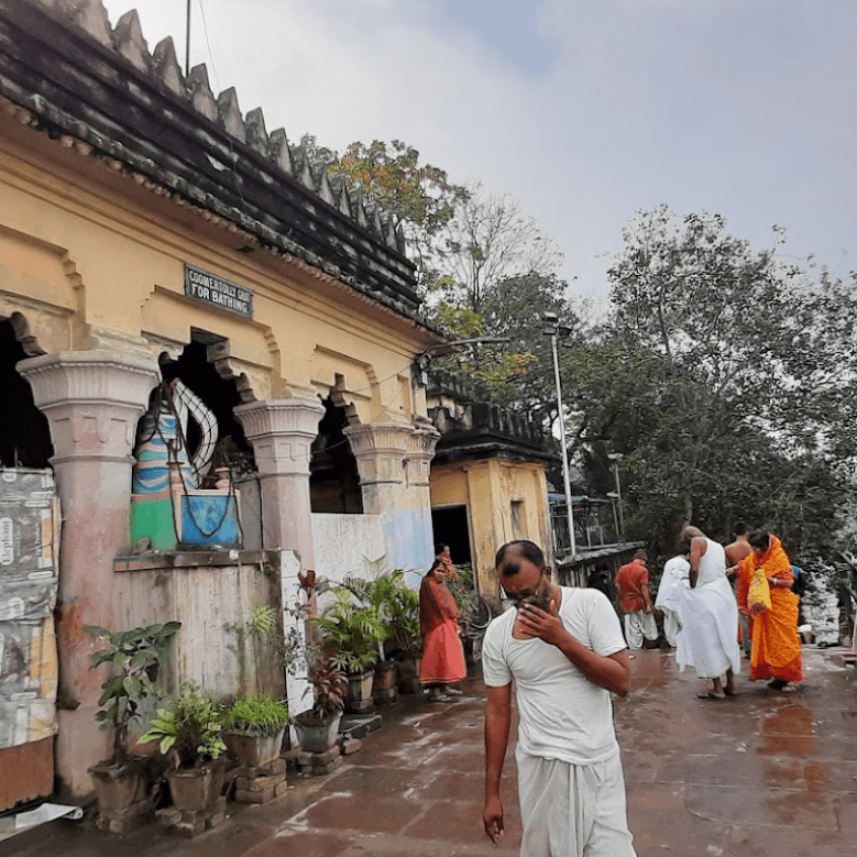 Cremation services at Kashi mitra burning ghatt, Kolkata
