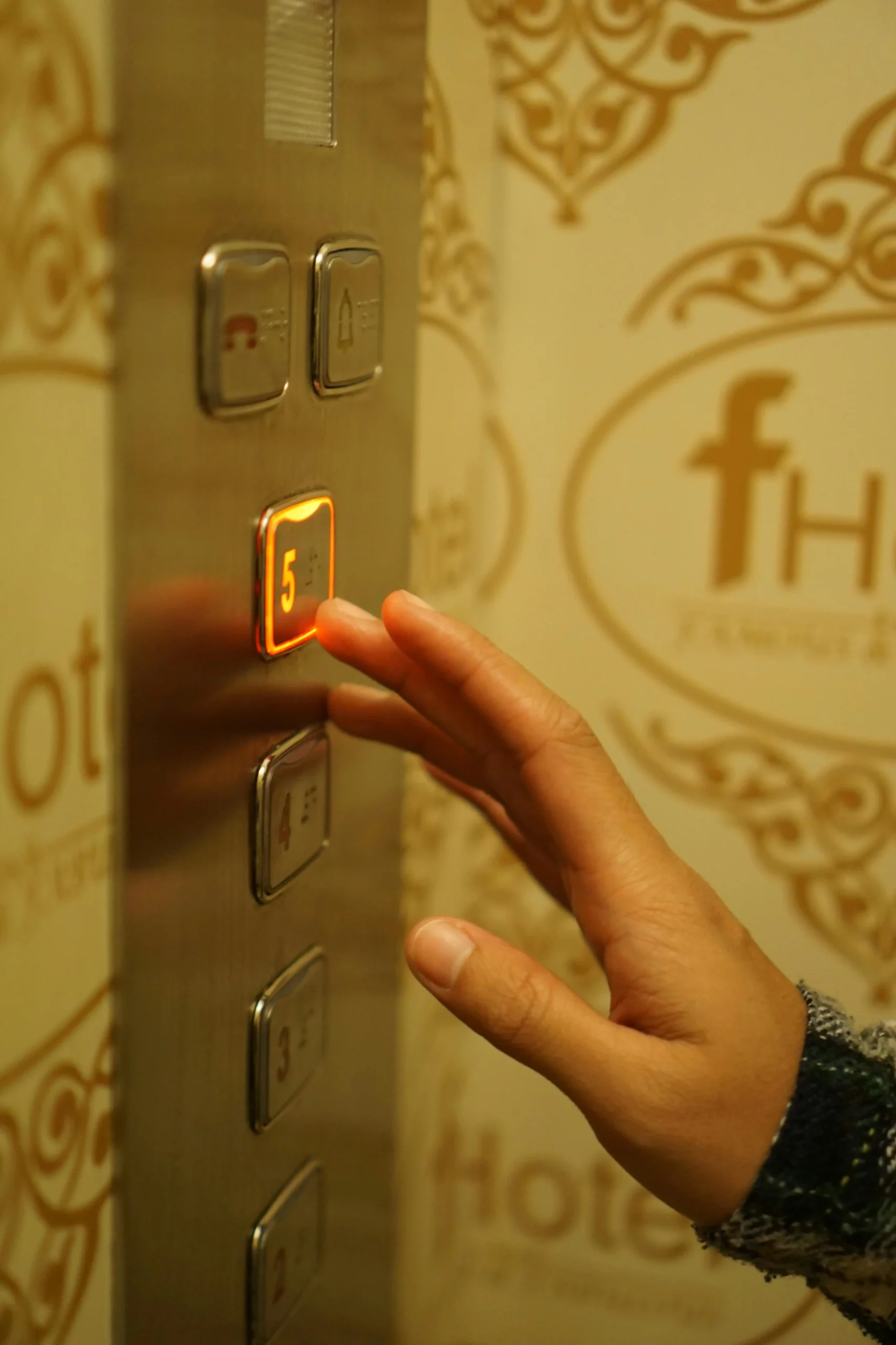 Apartment lift access planning for freezer box and funeral movement