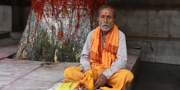 Priest for Hindu Anthyesti Rituals, Crematorium